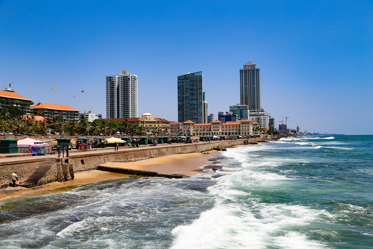 galle-face-beach-seen