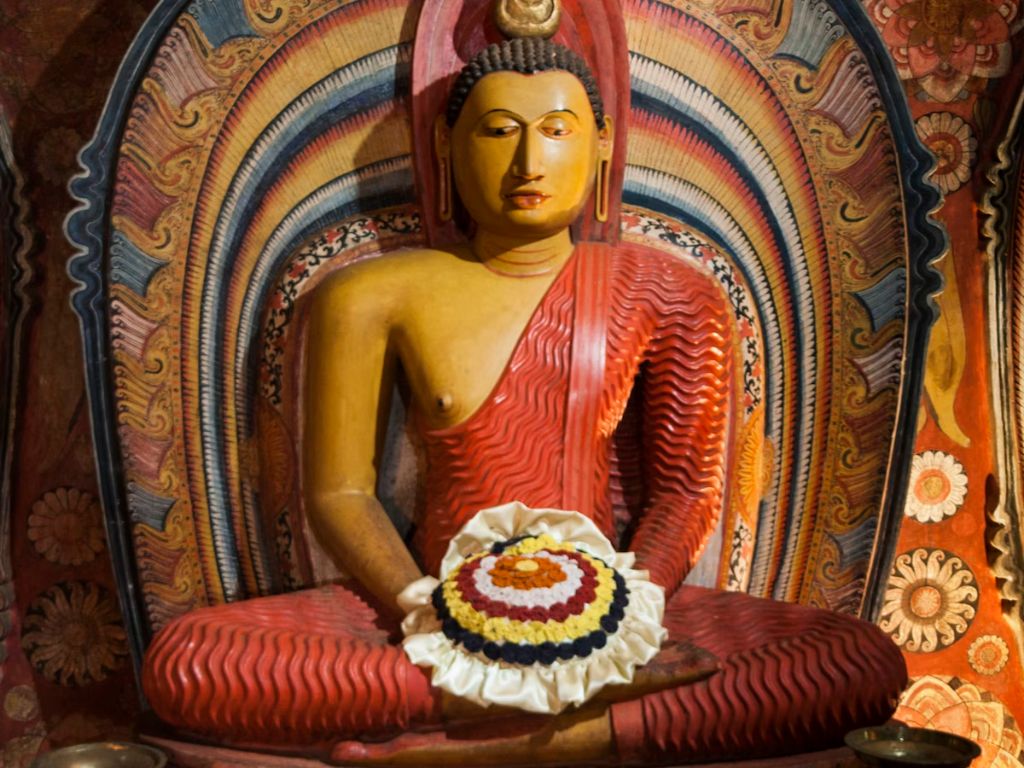 Temple Of Tooth Relic Statue