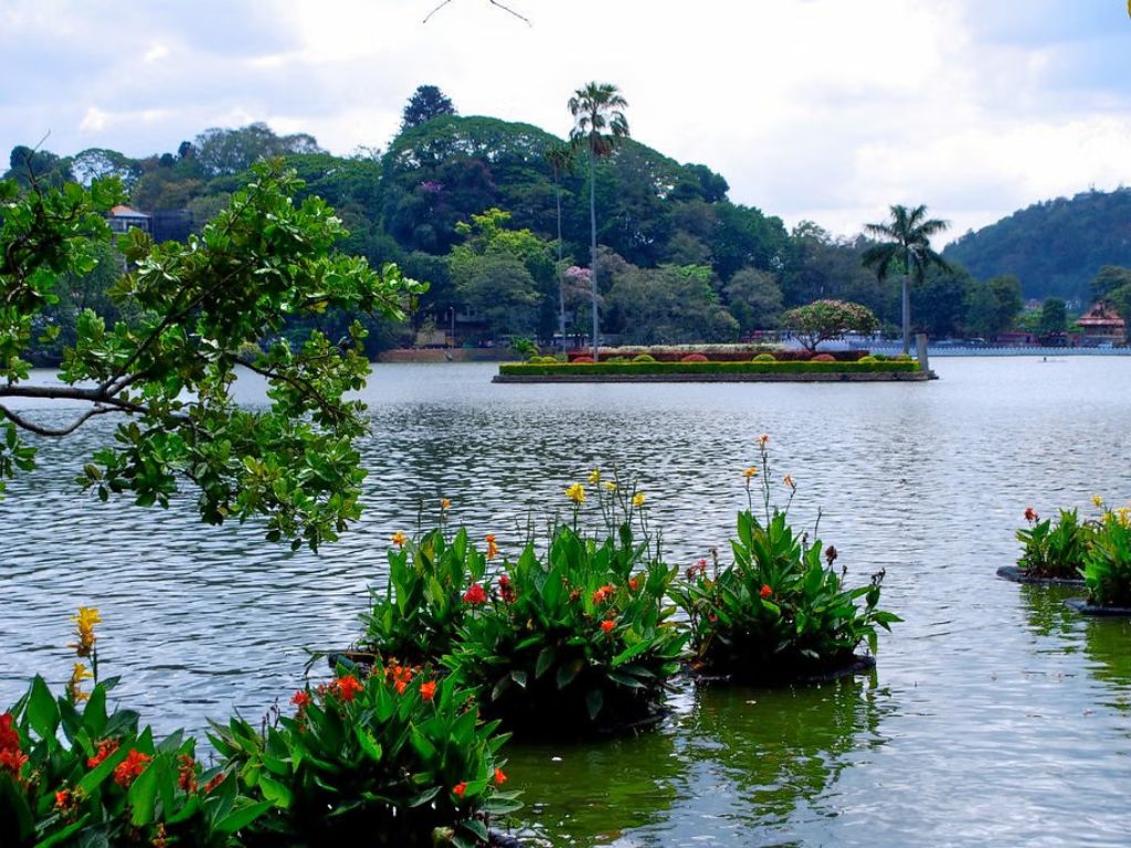 Kandy Lake