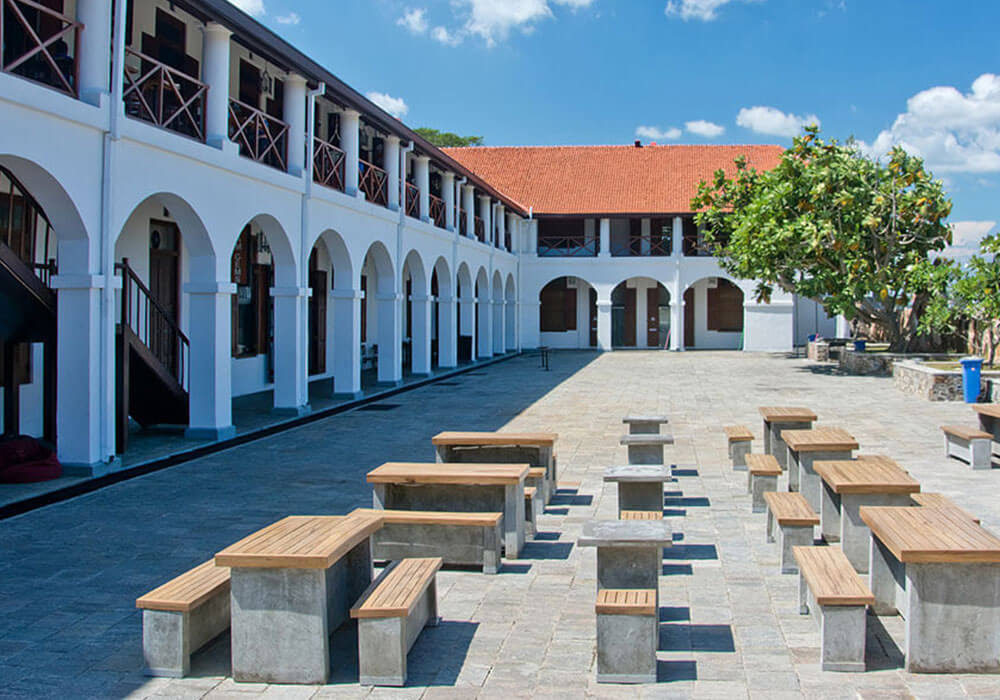 Travelling Through Old Dutch Hospital