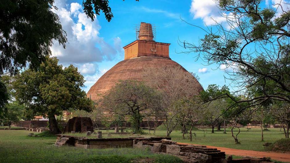 Visit Jetavanarama Stupa and Museum