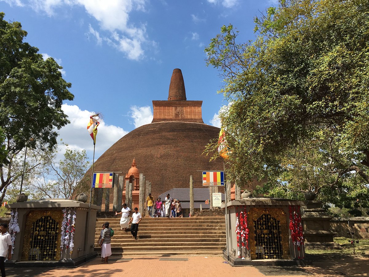 Visit Jetavanaramaya Stupa