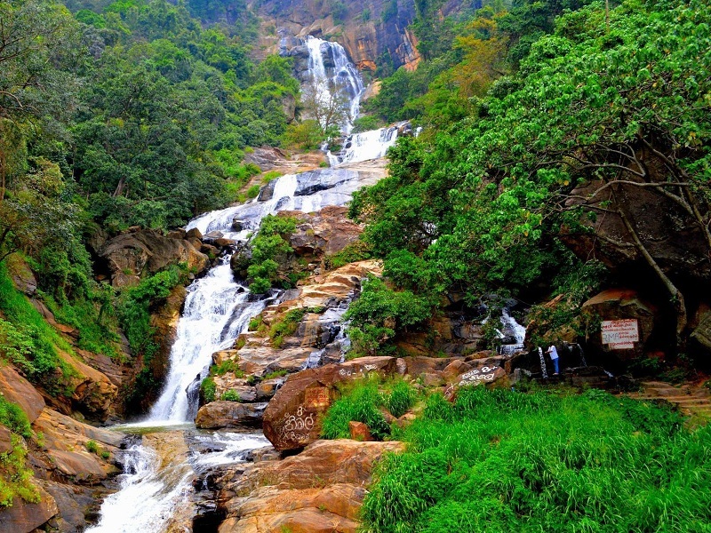 Visit Ravana Ella Falls